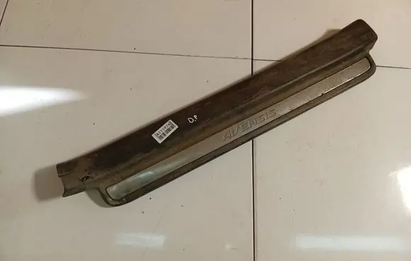 Toyota Avensis T250 Front sill trim cover 6791305050