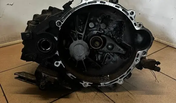 KIA Sportage Manual 5 speed gearbox WCJ6K 574687