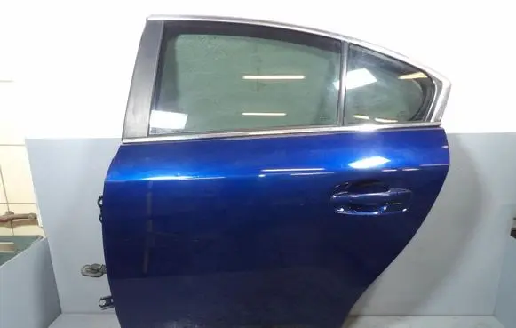 Toyota Avensis T220 Rear door 