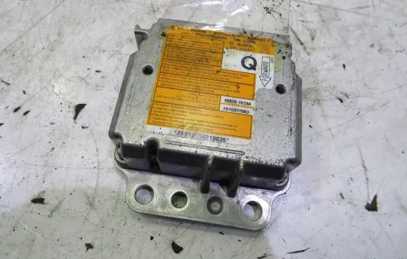 Nissan Juke I F15 Airbag control unit/module 988201KC0A