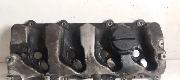Hyundai Santa Fe Rocker cam cover 
