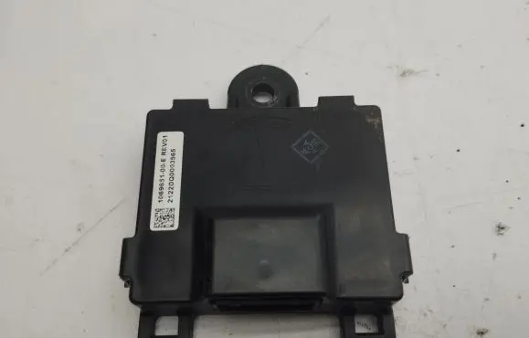 Tesla Model S Door control unit/module 106965100E