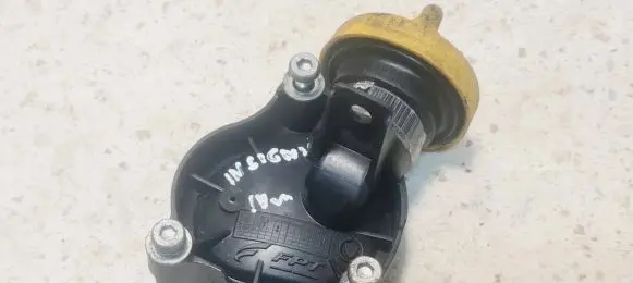 Opel Insignia A Oil fill pipe 55212606 C484