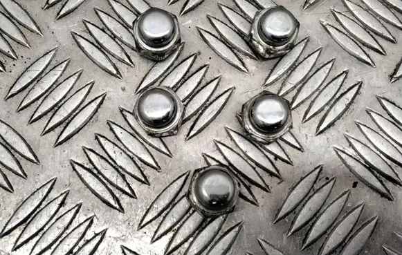 Nuts/bolts