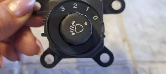 Honda Civic Headlight level height control switch M304211
