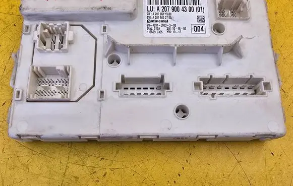 Mercedes-Benz E C207 W207 Comfort/convenience module A2079004300 A2079011500