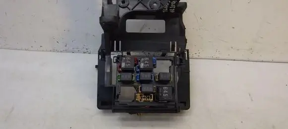 Volkswagen Tiguan Relay mounting block 7N0937503