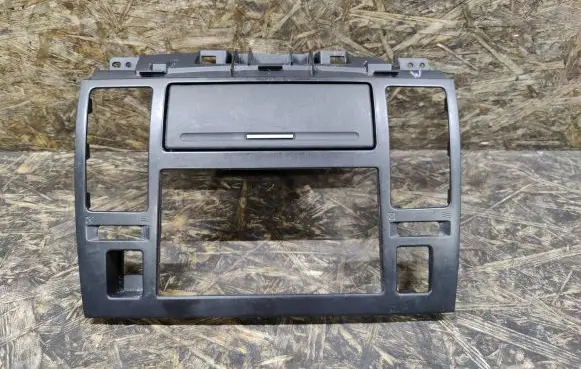 Nissan Tiida C11 Radio/GPS head unit trim 68275EL00A 68260EM31A