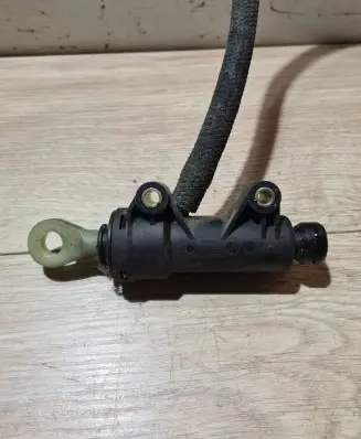BMW 3 E46 Clutch master cylinder 69058989 6758822