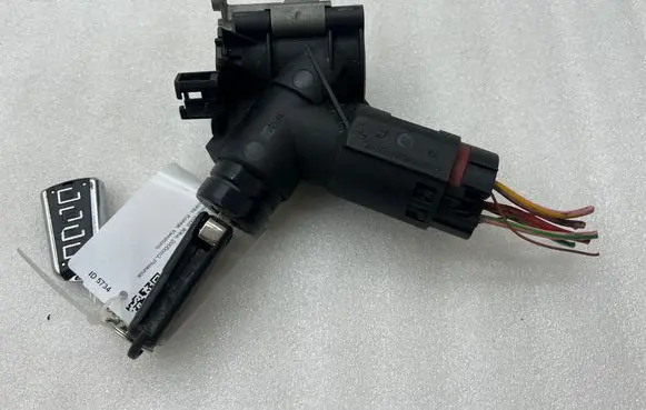 Mercedes-Benz B W245 Ignition lock 267102334