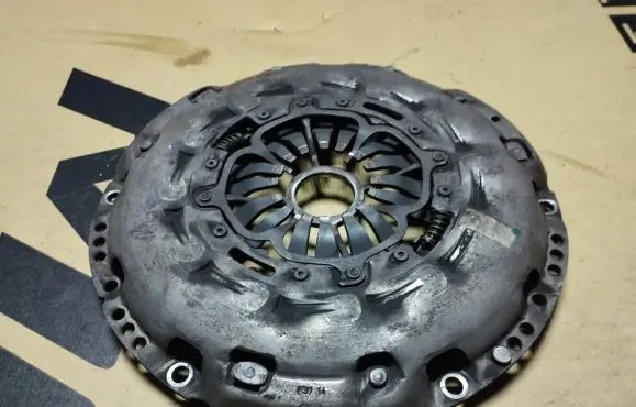 Lexus IS 220D-250-350 Pressure plate 310010W020
