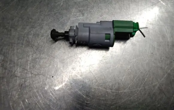 Clutch pedal sensor