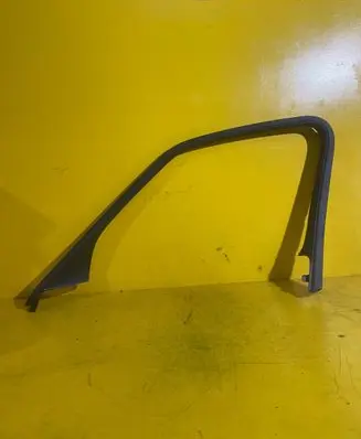 Opel Zafira C Front door rubber seal 13361229RH