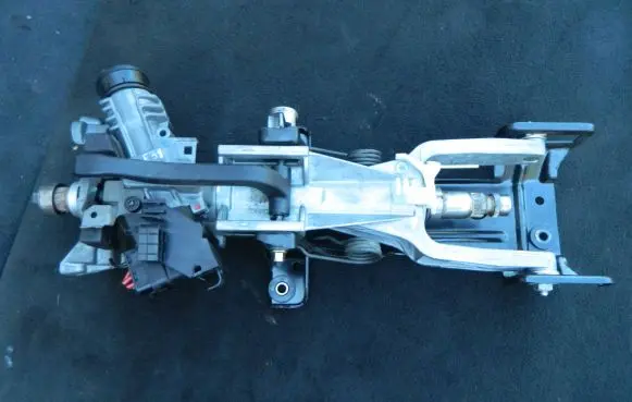 BMW 5 E39 Steering wheel axle 6751666