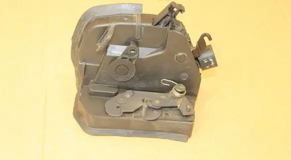 BMW X5 E53 Rear door lock 8402602