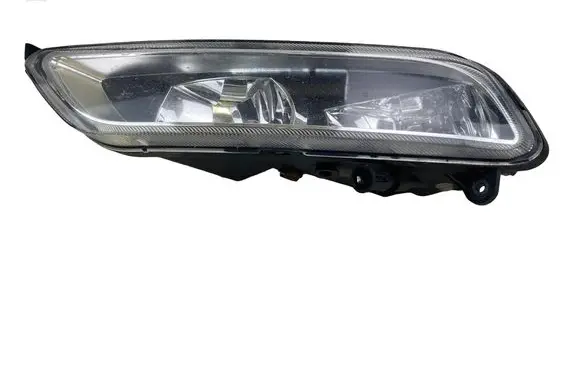 Volkswagen PASSAT B7 Front fog light 17662401