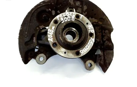 Peugeot 3008 II Front wheel hub 