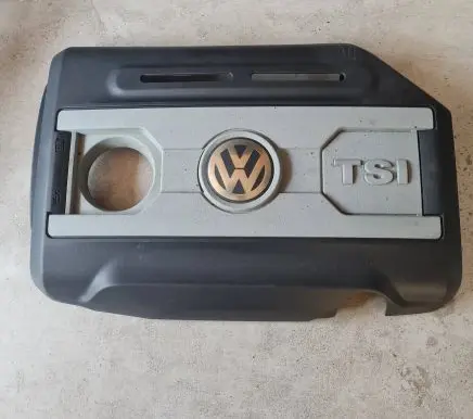 Volkswagen PASSAT CC Engine cover (trim) 06J103925P 06J103925R