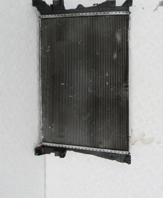 Mercedes-Benz E AMG W212 Coolant radiator A2125001400