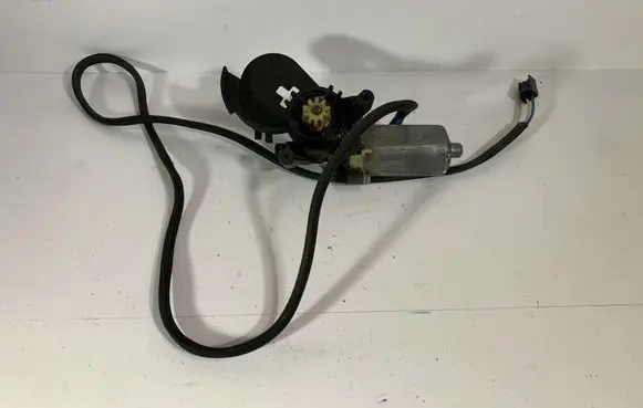 Mercedes-Benz E W211 Seat adjustment motor A2118203142