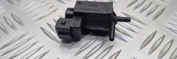 Volvo V70 Turbo solenoid valve 72224010 30611668 01T296