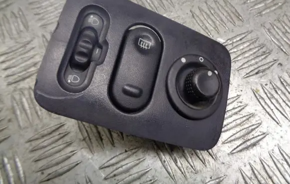 Renault Thalia I A set of switches 7700431686