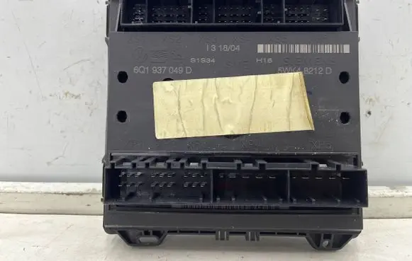 Volkswagen Polo Central body control module 6q0937049d