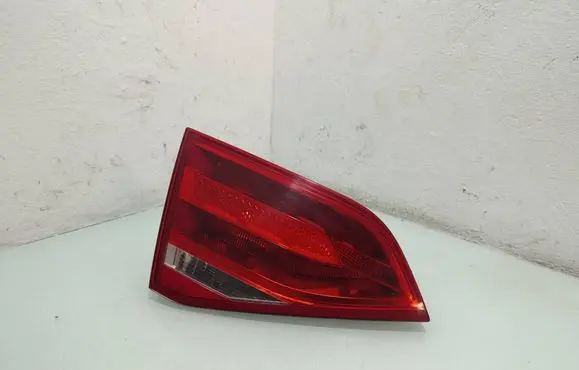 Audi A4 S4 B8 8K Tailgate rear/tail lights 166973