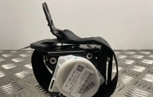 Rear seatbelt