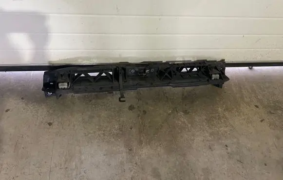 Peugeot 308 Top upper radiator support slam panel 9807148180