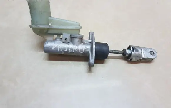 Mitsubishi Pajero Clutch master cylinder