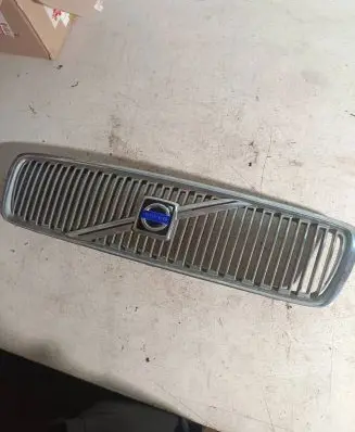 Volvo V70 Bonnet/hood grill 