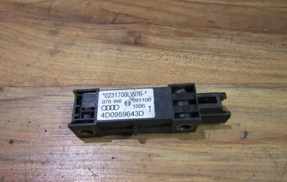 Audi A8 S8 D2 4D Airbag deployment crash/impact sensor 4d0959643d 0231700lw76
