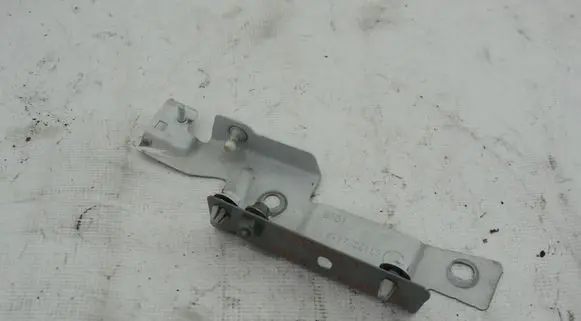 Renault Captur Fender mounting bracket 631235481R