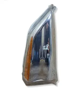 Nissan Leaf I (ZE0) Front reflector 