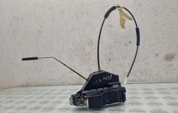 Volkswagen Fox Front door lock 