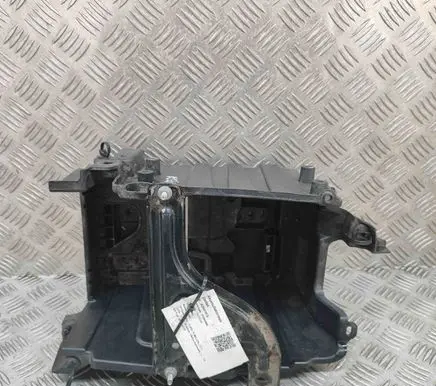 Battery box tray