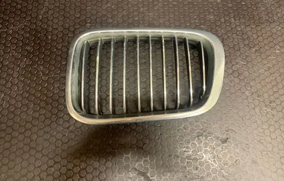 BMW 3 E46 Front bumper upper radiator grill 51138159624