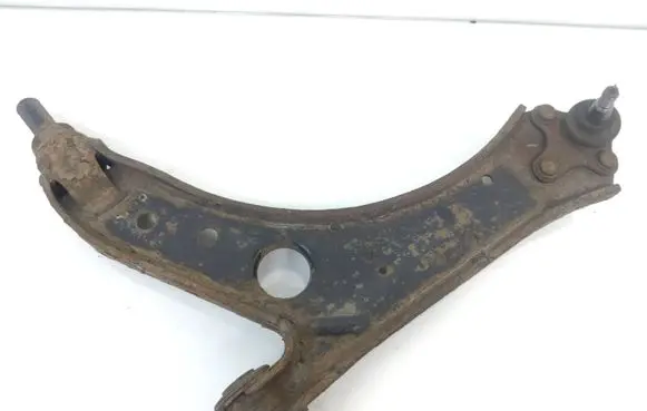 Volkswagen Golf V Front lower control arm/wishbone