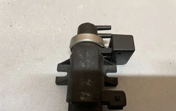 BMW X5 E53 Turbo solenoid valve 72279600
