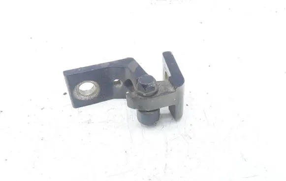 Skoda Octavia Mk2 (1Z) Front door lower hinge 6Y0831411C