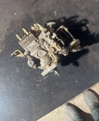 Nissan Sunny Fuel injection high pressure pump 1670057J21 1047402292 1046402185