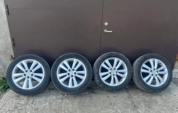 Hyundai ix35 R18 alloy rim 