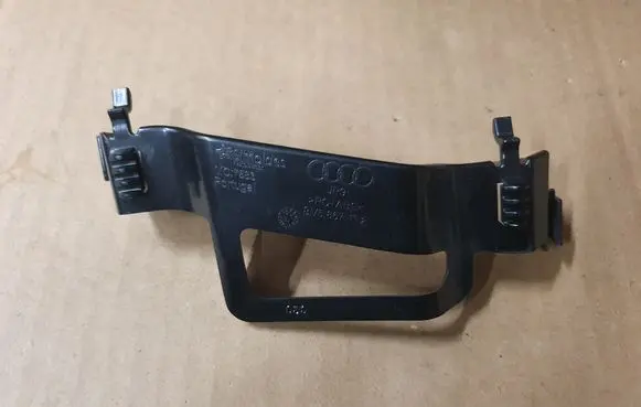 Audi A3 S3 8V Seat belt trim 8V5867192