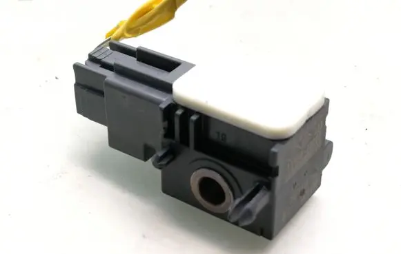 Hyundai Santa Fe Airbag deployment crash/impact sensor 9592028000 23070103