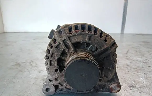 Citroen C4 I Generator/alternator 0124525035