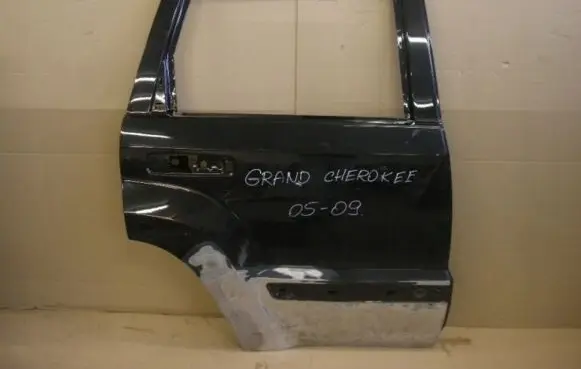 Jeep Grand Cherokee (WK) Rear door
