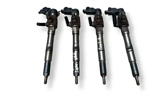 Seat Leon (1P) Fuel injector 03L130277B
