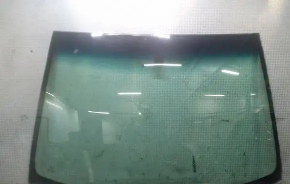 Toyota Yaris Front windscreen/windshield window 