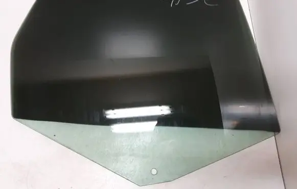Volvo XC90 Rear door window glass